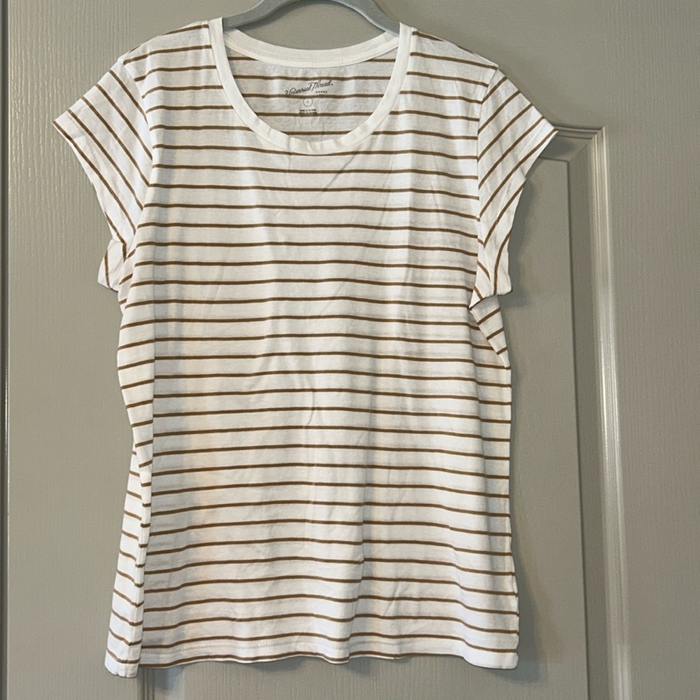 Universal Thread Tee